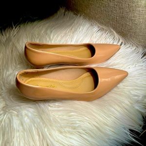 Beautiful NUDE patent leather low heal pump. WORN ONCE